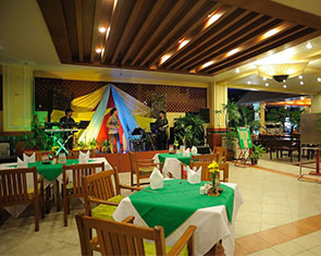 Baumanburi-Hotel-Phuket11.jpg