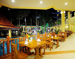 Baumanburi-Hotel-Phuket13.jpg